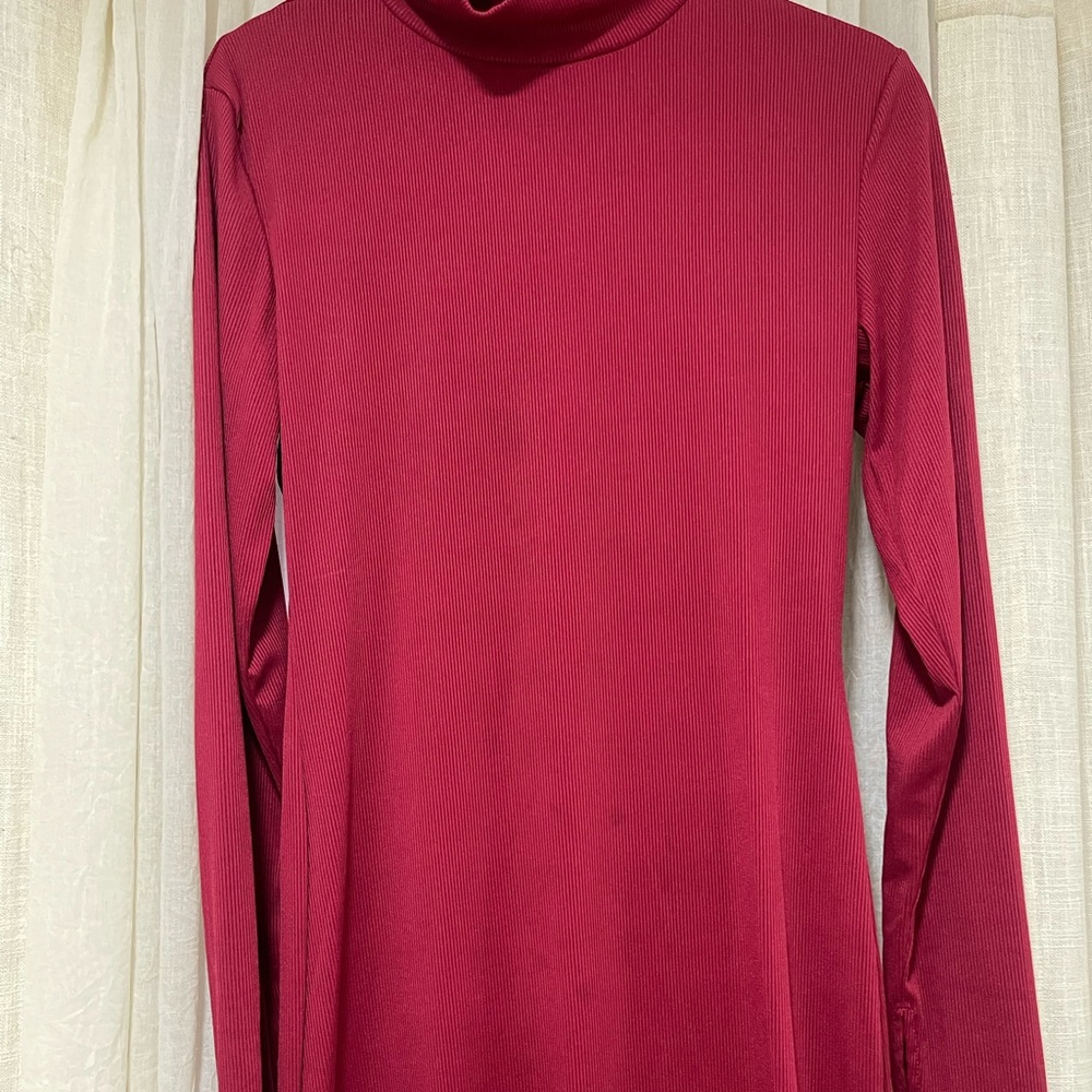Burgundy fitted mini dresss